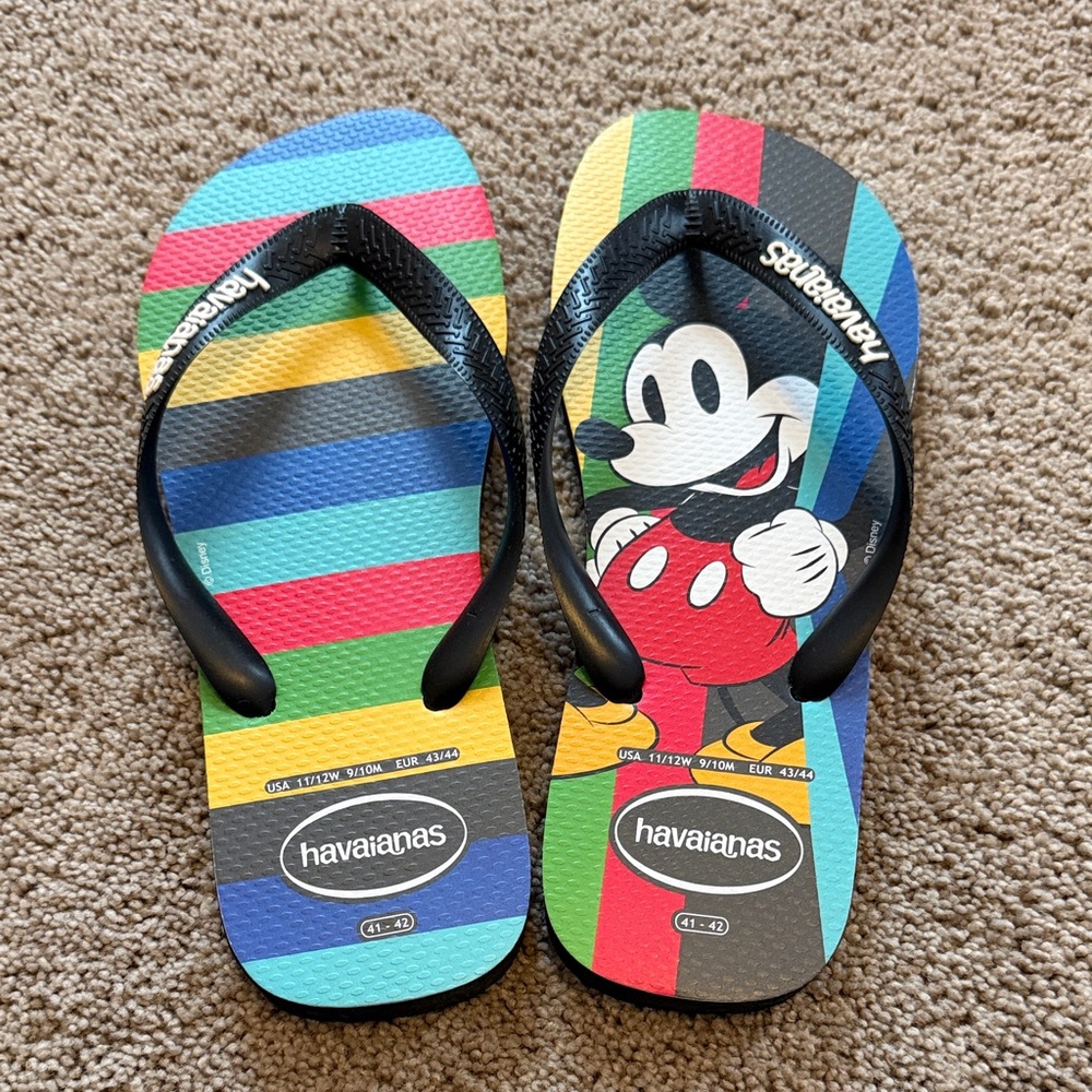 Havaianas Disney Mickey Mouse Flip Flops Sandals NWOT